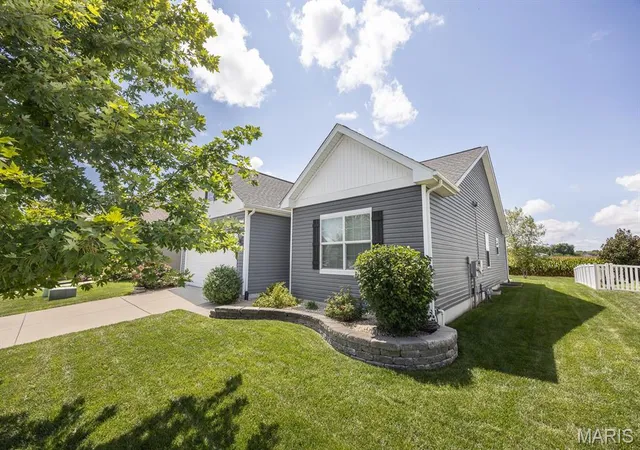 Photo 2 of Single family home for sale at 861 Bluff Ridge Ln, Shiloh, IL 62221 | MLS# MIS26052538 | Listing updated on 2026-08-28