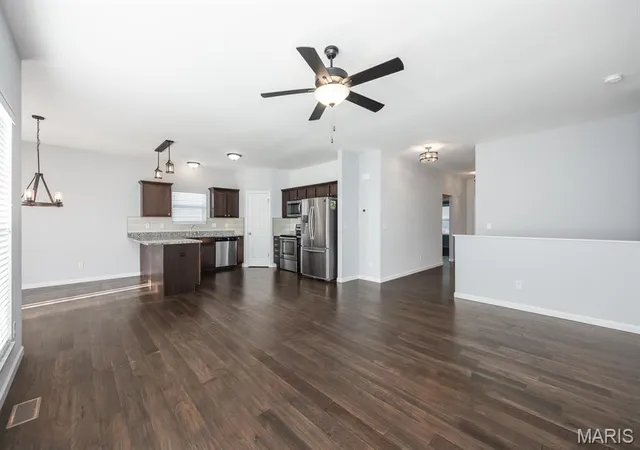 Photo 3 of Single family home for sale at 861 Bluff Ridge Ln, Shiloh, IL 62221 | MLS# MIS26052538 | Listing updated on 2026-10-21