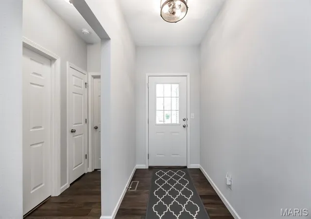 Photo 3 of Single family home for sale at 861 Bluff Ridge Ln, Shiloh, IL 62221 | MLS# MIS26052538 | Listing updated on 2026-08-28