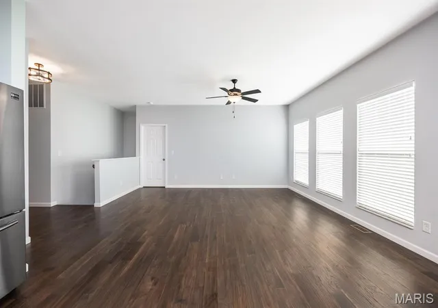 Photo 3 of Single family home for sale at 861 Bluff Ridge Ln, Shiloh, IL 62221 | MLS# MIS26052538 | Listing updated on 2026-10-29