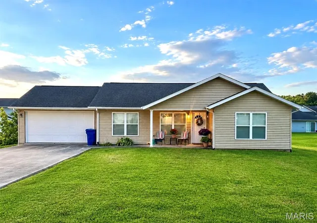 1st image of 210 Black Willow Ln, Cape Girardeau, MO 63701 | MLS# MIS26052549
