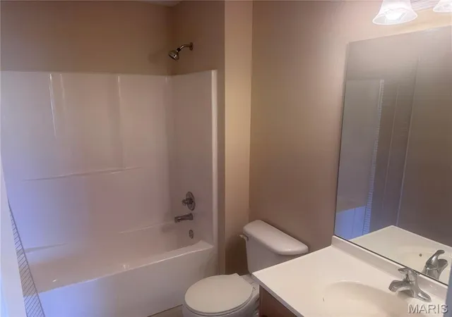 Photo 3 of Single family home for sale at 210 Black Willow Ln, Cape Girardeau, MO 63701 | MLS# MIS26052549 | Listing updated on 2026-09-21