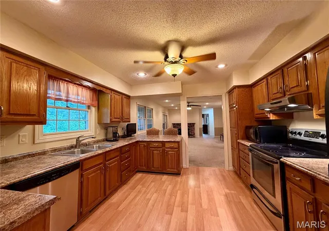 3rd image of 130 Pioneer Trl, Hannibal, MO 63401 | MLS# MIS26052556