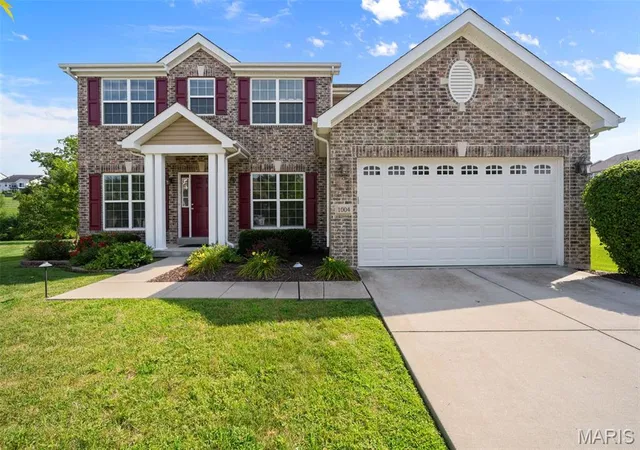 3rd image of 1004 Autumn Valley Ct, Fenton, MO 63026 | MLS# MIS26052557