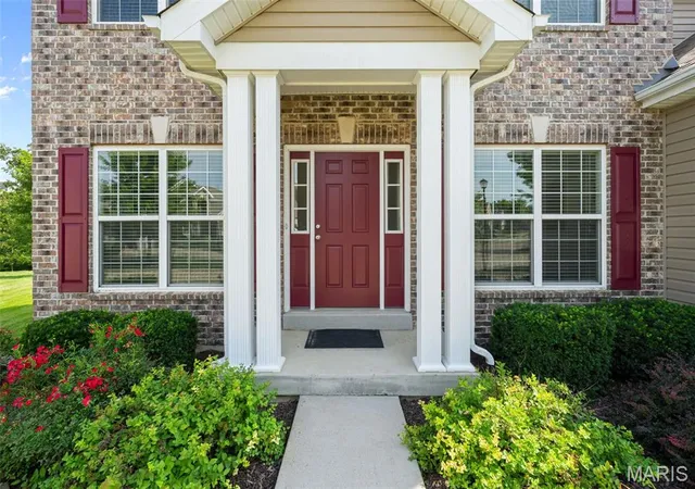 4th image of 1004 Autumn Valley Ct, Fenton, MO 63026 | MLS# MIS26052557