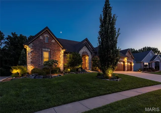 Photo 1 of Sale Pending at 428 Fort Saratoga, Saint Charles, MO 63303 | MLS# MIS26052562 | Listing updated on 2026-08-24