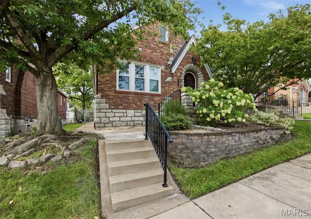 1st image of 6572 Mardel Ave, Saint Louis, MO 63109 | MLS# MIS26052564
