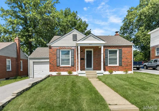 Photo 1 of Sale Pending at 9217 Seneca Ln, Overland, MO 63114 | MLS# MIS26052566 | Listing updated on 2026-09-02