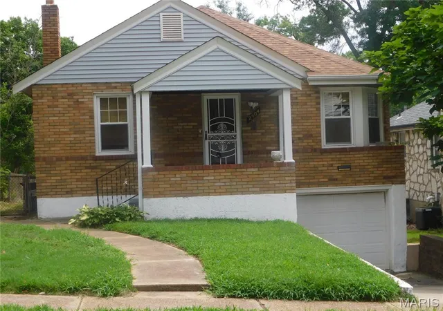 Photo 1 of Sale Pending at 2904 Maywood Ave, Saint Louis, MO 63121 | MLS# MIS26052572 | Listing updated on 2026-08-28
