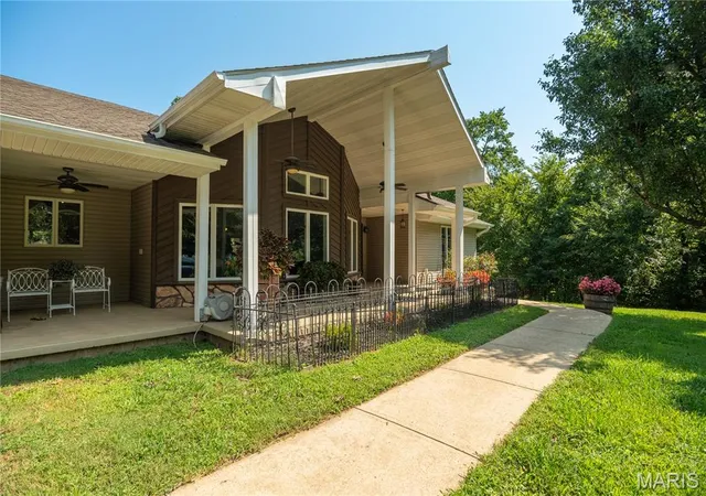Photo 3 of Single family home for sale at 13525 Hwy 60, Poplar Bluff, MO 63901 | MLS# MIS26052580 | Listing updated on 2026-08-20