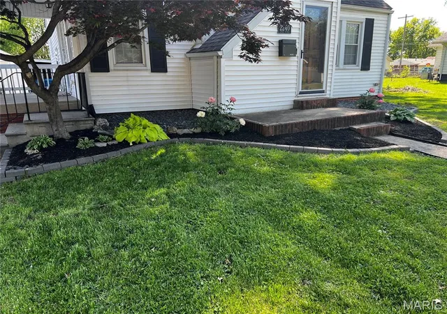 2nd image of 2240 Lynch Ave, Granite City, IL 62040 | MLS# MIS26052583