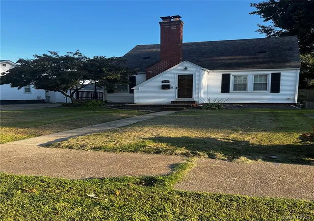 3rd image of 2240 Lynch Ave, Granite City, IL 62040 | MLS# MIS26052583