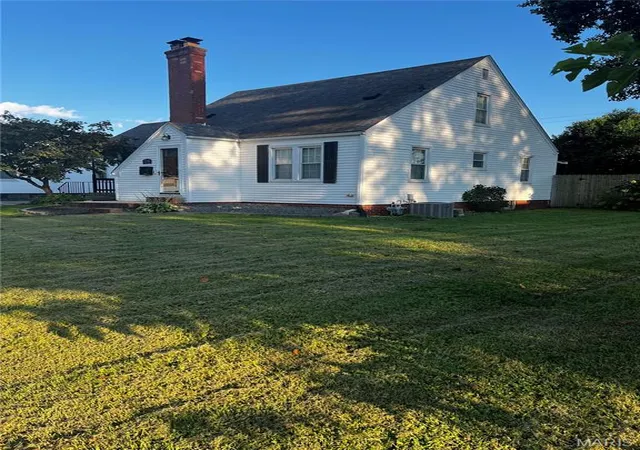 5th image of 2240 Lynch Ave, Granite City, IL 62040 | MLS# MIS26052583