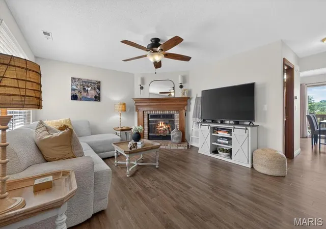 Photo 3 of Sale Pending at 1383 Forest Creek Dr #5, Saint Peters, MO 63303 | MLS# MIS26052588 | Listing updated on 2026-08-22