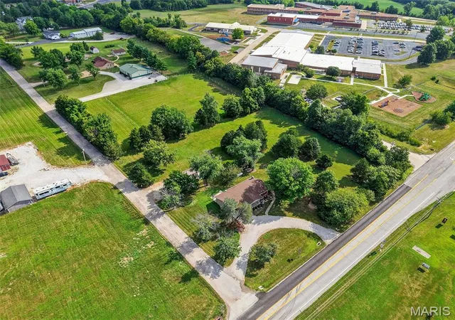 Photo 3 of Single family home for sale at 451 E Hwy N, Wentzville, MO 63385 | MLS# MIS26052590 | Listing updated on 2026-08-20