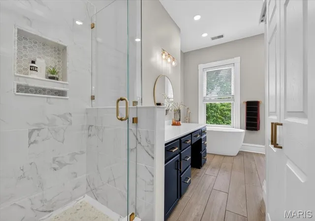 Photo 2 of Sale Pending at 7501 Suffolk Ave, Saint Louis, MO 63119 | MLS# MIS26052594 | Listing updated on 2026-09-13