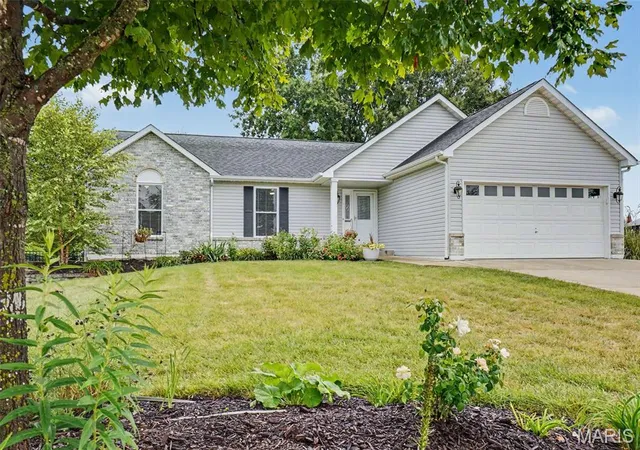 Photo 2 of Sale Pending at 7523 Cinnamon Teal Dr, O'fallon, MO 63368 | MLS# MIS26052597 | Listing updated on 2026-10-16