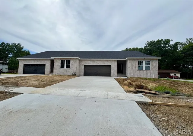 Photo 1 of Single family home for sale at 106 S Lawn Ave, O Fallon, IL 62269 | MLS# MIS26052601 | Listing updated on 2026-09-03
