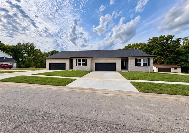 Single family home for sale at 106 S Lawn Ave, O Fallon, IL 62269 | MLS# MIS26052601