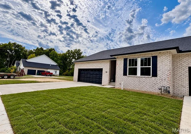 Photo 2 of House for sale at 106 S Lawn Ave, O Fallon, IL 62269 | MLS# MIS26052601 | Listing updated on 2026-10-06