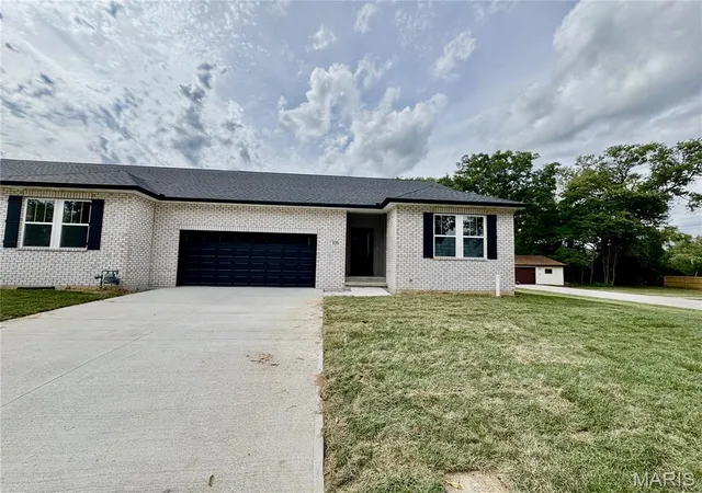 Photo 3 of House for sale at 106 S Lawn Ave, O Fallon, IL 62269 | MLS# MIS26052601 | Listing updated on 2026-10-06