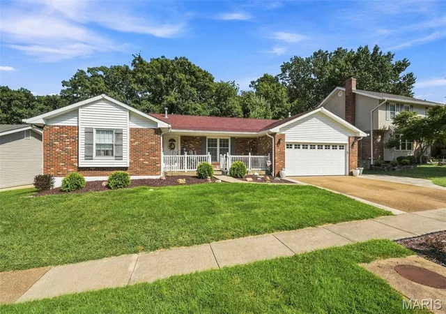 Photo 1 of Sale Pending at 5844 Pierwood Dr, Saint Louis, MO 63129 | MLS# MIS26052610 | Listing updated on 2026-09-23