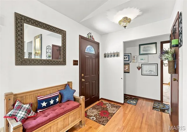Photo 3 of Sale Pending at 5844 Pierwood Dr, Saint Louis, MO 63129 | MLS# MIS26052610 | Listing updated on 2026-09-23