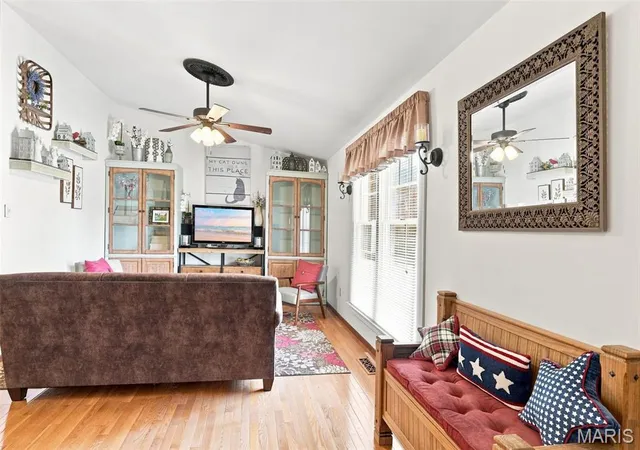 Photo 3 of Sale Pending at 5844 Pierwood Dr, Saint Louis, MO 63129 | MLS# MIS26052610 | Listing updated on 2026-09-23