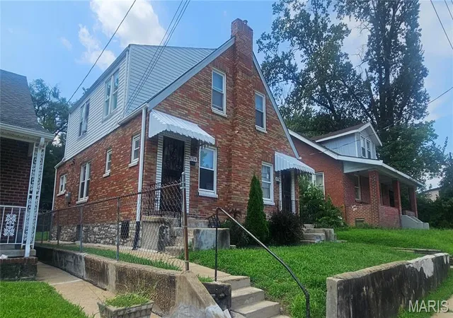 Photo 2 of Sale Pending at 6714 Saint Louis Ave #2, Saint Louis, MO 63121 | MLS# MIS26052619 | Listing updated on 2026-08-20