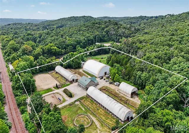 Photo 2 of Mansion for sale at 15811 Jedberg Ln, Ballwin, MO 63021 | MLS# MIS26052623 | Listing updated on 2026-08-18
