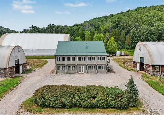Photo 3 of Mansion for sale at 15811 Jedberg Ln, Ballwin, MO 63021 | MLS# MIS26052623 | Listing updated on 2026-08-18