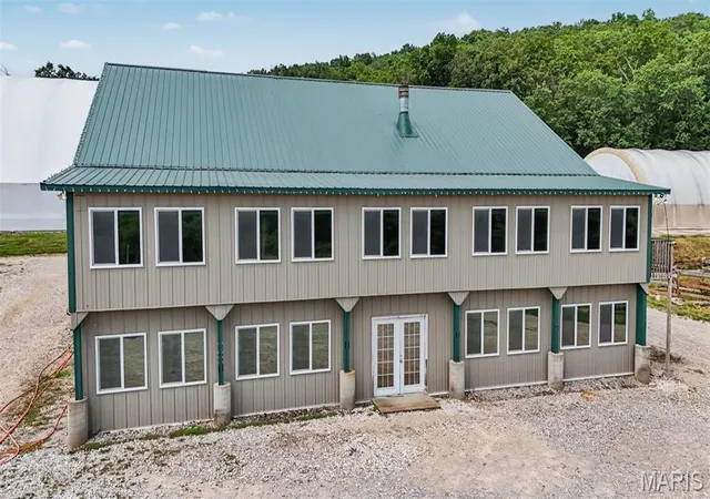 Photo 3 of Single family home for sale at 15811 Jedberg Ln, Ballwin, MO 63021 | MLS# MIS26052623 | Listing updated on 2026-08-18