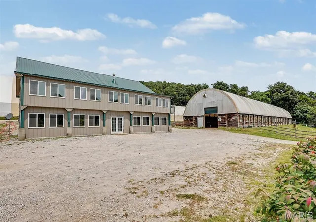 Photo 4 of Single family home for sale at 15811 Jedberg Ln, Ballwin, MO 63021 | MLS# MIS26052623 | Listing updated on 2026-08-18