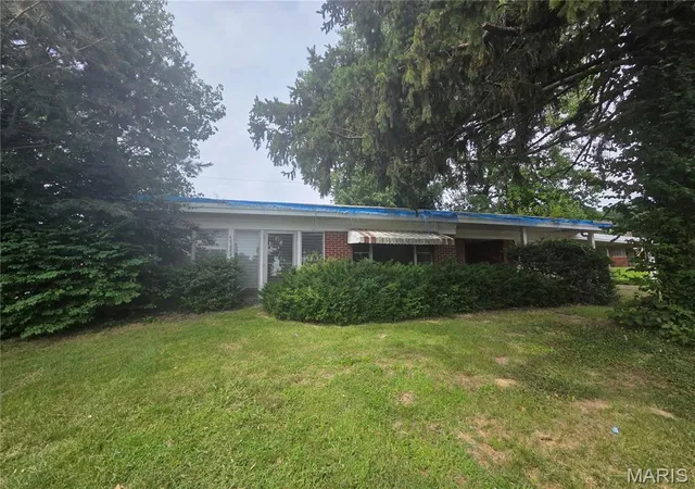 1st image of 2 Notre Dame Hls, Belleville, IL 62223 | MLS# MIS26052627