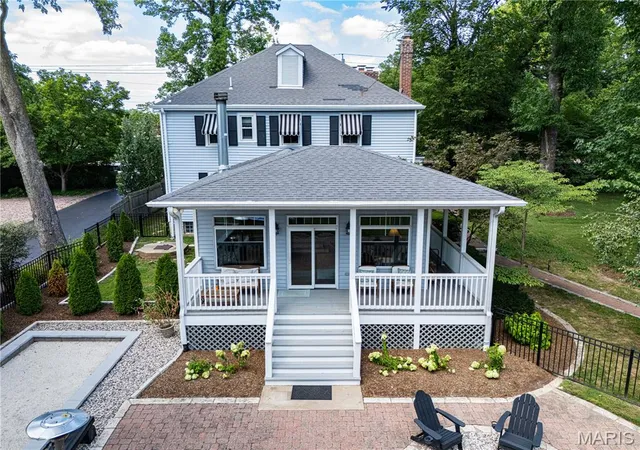 Photo 2 of Sale Pending at 9242 Clayton Rd, Saint Louis, MO 63124 | MLS# MIS26052632 | Listing updated on 2026-08-17