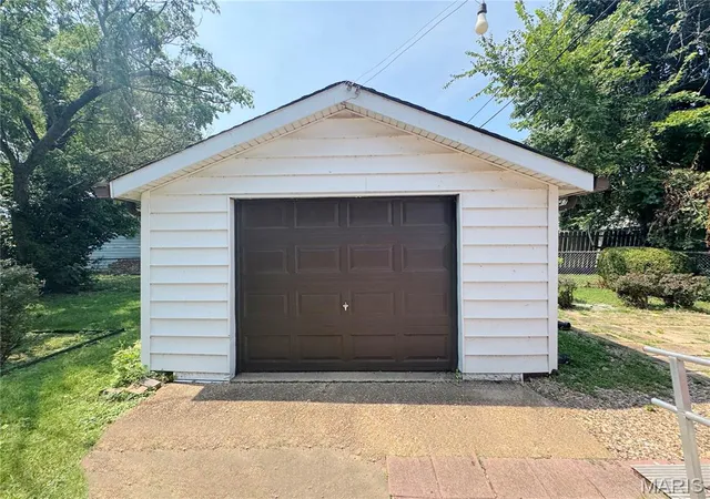 Photo 4 of Single family home for sale at 4950 Hummelsheim Ave, Saint Louis, MO 63123 | MLS# MIS26052639 | Listing updated on 2026-08-24