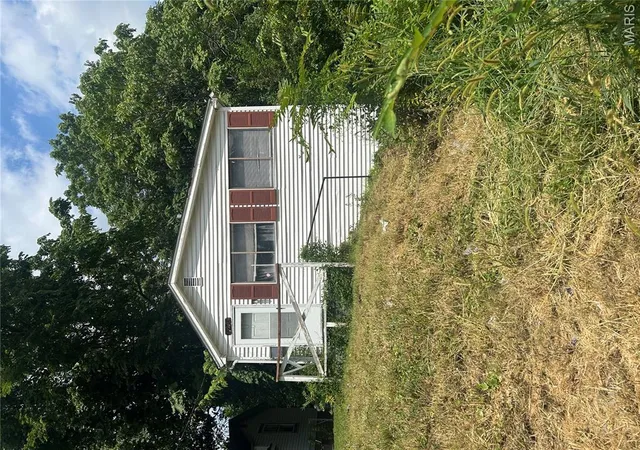 Photo 2 of Single family home for sale at 7205 Sapphire Ave, Saint Louis, MO 63136 | MLS# MIS26052647 | Listing updated on 2026-08-14