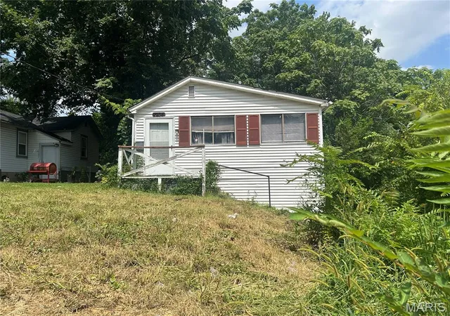 Photo 3 of Single family home for sale at 7205 Sapphire Ave, Saint Louis, MO 63136 | MLS# MIS26052647 | Listing updated on 2026-08-14