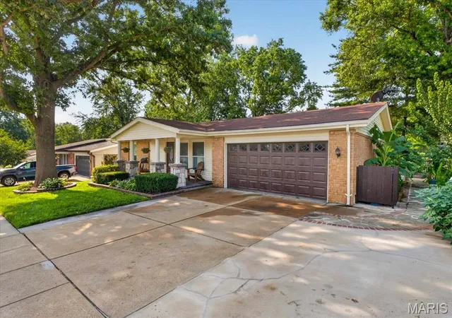 Photo 2 of Single family home for sale at 4482 Dantonaire Pl, Saint Louis, MO 63128 | MLS# MIS26052655 | Listing updated on 2026-09-20