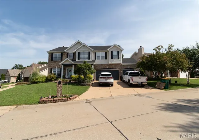 4th image of 5176 Romaine Spring Dr, Fenton, MO 63026 | MLS# MIS26052659
