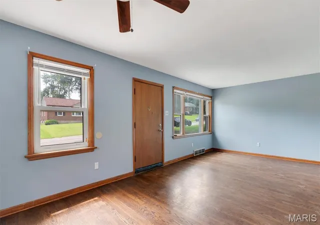Photo 4 of Single family home for sale at 9107 Harold Dr, Saint Louis, MO 63134 | MLS# MIS26052661 | Listing updated on 2026-09-02