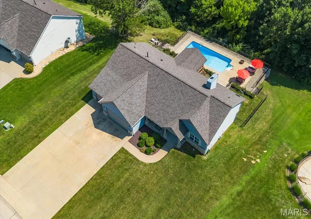 3rd image of 804 Autumn Rise Ln, Columbia, IL 62236 | MLS# MIS26052668