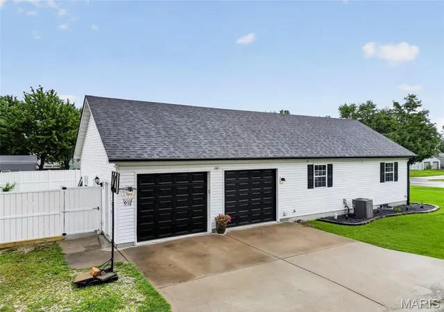 4th image of 1019 W Main St, Bowling Green, MO 63334 | MLS# MIS26052669