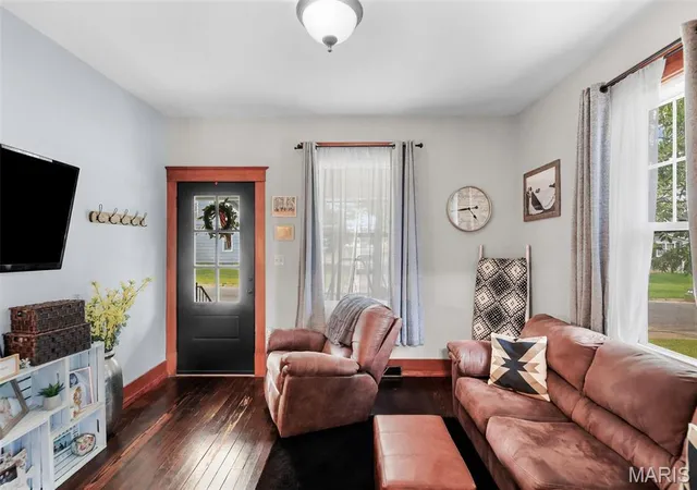 Photo 4 of Single family home for sale at 324 E South 2Nd St, Red Bud, IL 62278 | MLS# MIS26052671 | Listing updated on 2026-08-31