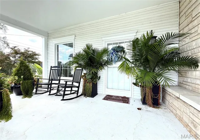 Photo 3 of Single family home for sale at 101 N 10th Street, Poplar Bluff, MO 63901 | MLS# MIS26052673 | Listing updated on 2026-10-04
