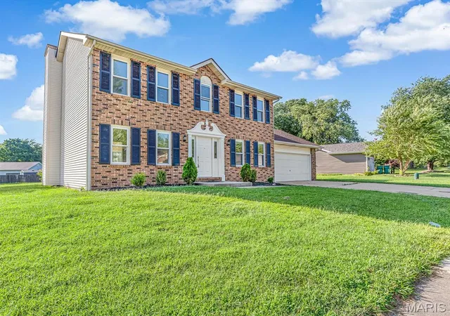 Photo 2 of Single family home for sale at 1013 S Walnut St, O Fallon, IL 62269 | MLS# MIS26052682 | Listing updated on 2026-08-24