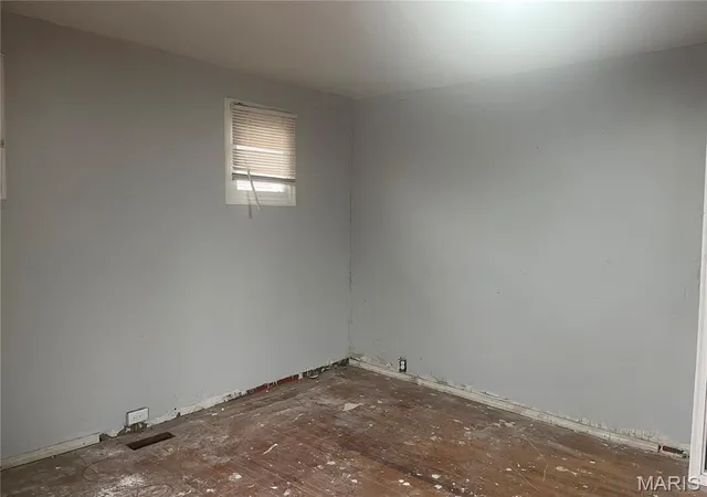 Photo 3 of Single family home for sale at 8327 Eton Pl, Saint Louis, MO 63136 | MLS# MIS26052684 | Listing updated on 2026-08-15