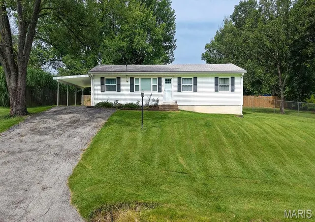 Photo 1 of Sale Pending at 3583 Sunrise Dr, Imperial, MO 63052 | MLS# MIS26052689 | Listing updated on 2026-09-15