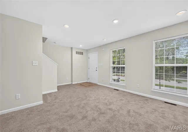 Photo 4 of Townhouse for sale at 352 Fall Harvest Pkwy, Wentzville, MO 63385 | MLS# MIS26052699 | Listing updated on 2026-08-29