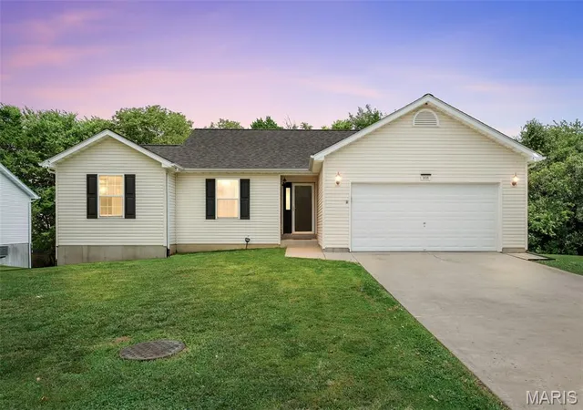 Photo 2 of Single family home for sale at 808 Big Red Ct, Warrenton, MO 63383 | MLS# MIS26052712 | Listing updated on 2026-10-05